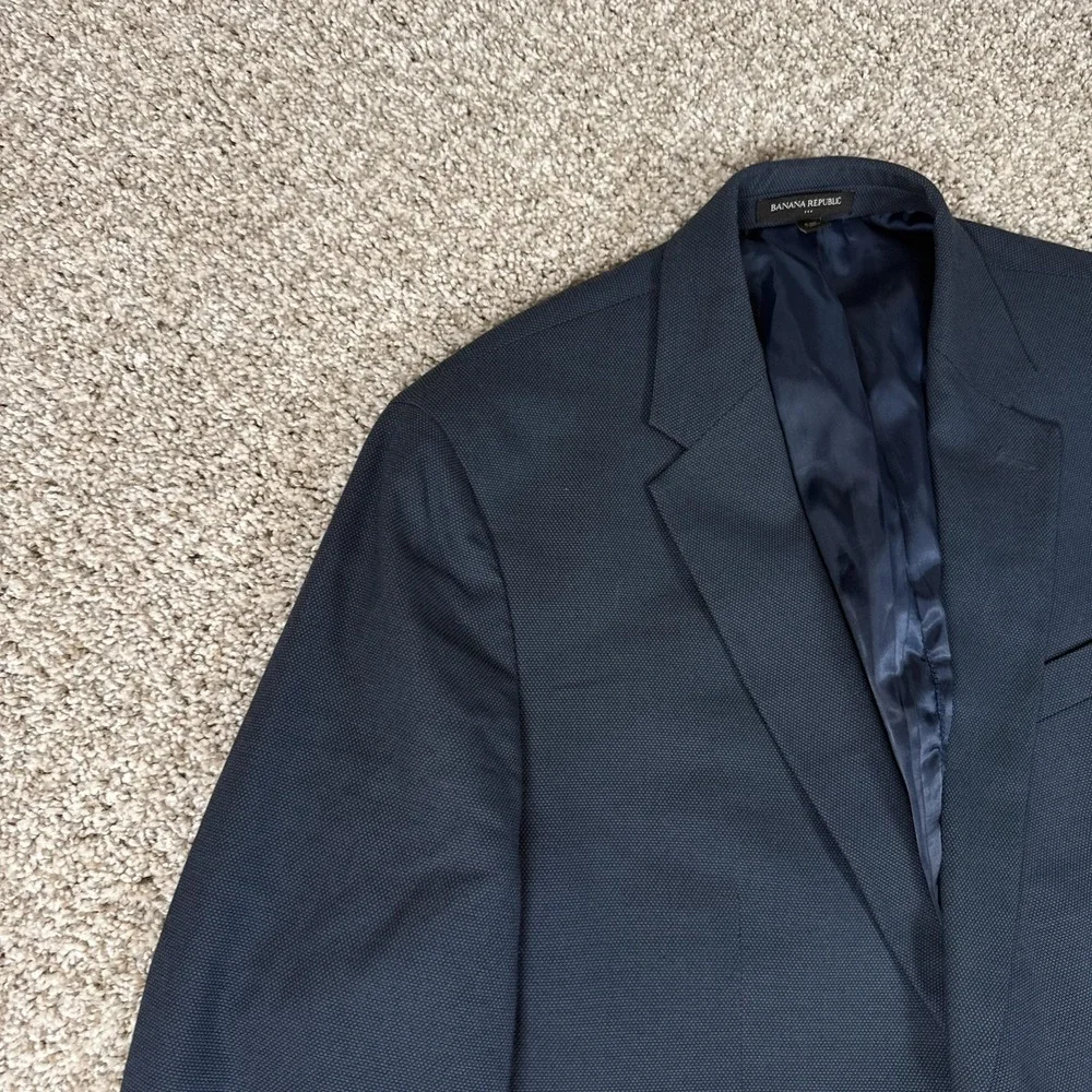 Banana Republic Blazer Mens 44R Navy‎ Blue Slim Fit Textured Two Button Lined